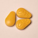 شکل قرص های سیالیس 20 زرد رنگ